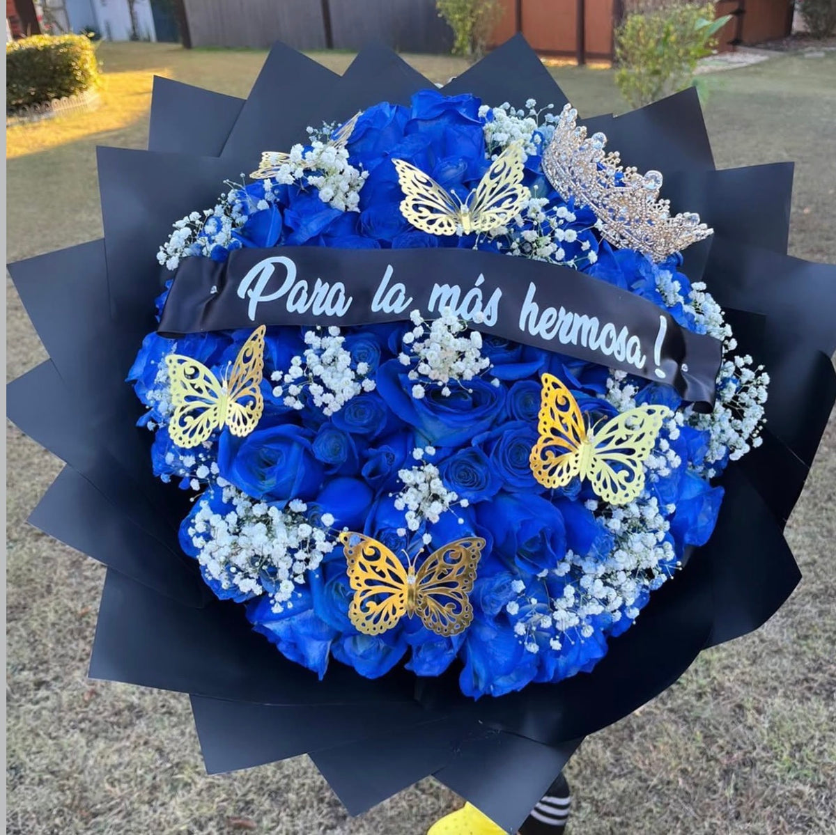 Quinceañera Regalo Sorpresa – 100 Rose Bouquet 💐✨