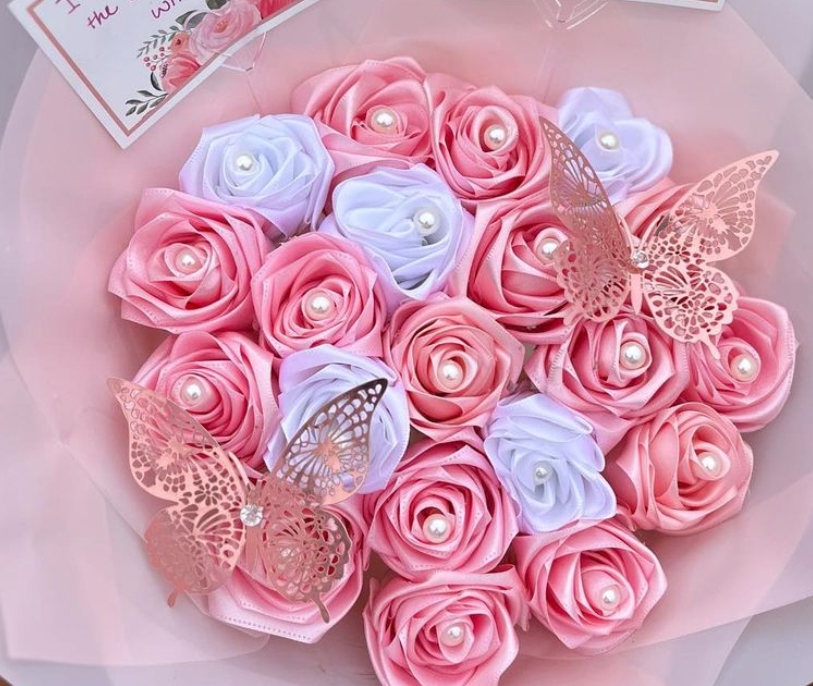 20 Ribbon Rose Pink/White